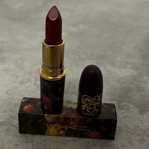 BRAND NEW MAC Dubonnet Amplified Creme Lipstick - Tempting collection - Picture 4 of 4